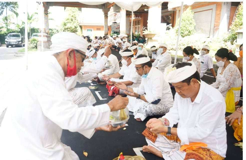 Rai Mantra; Piodalan Momentum Tingkatkan Sradha Dan Bhakti