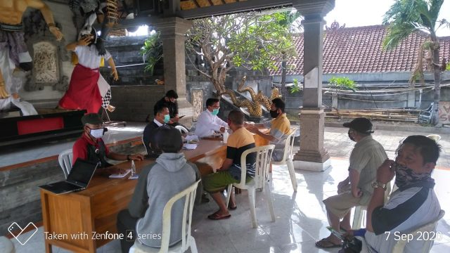Sasar Warga Terdampak Covid-19, Dinsos Denpasar Serahkan BLT Informal