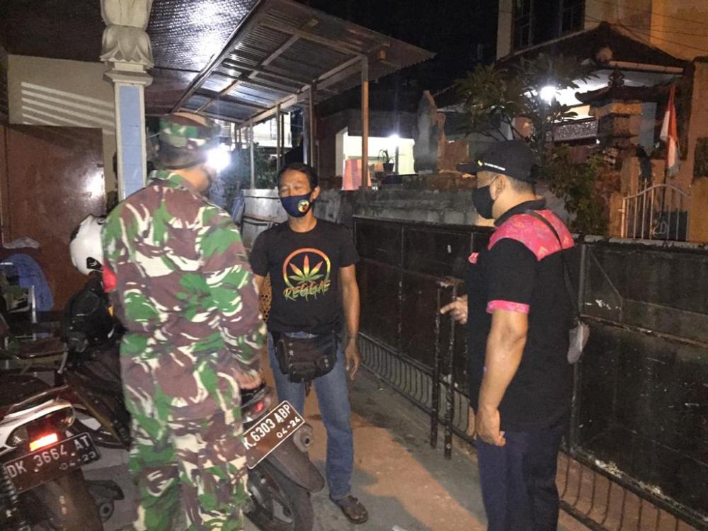 Pendataan Penduduk Non Permanen Desa Dangin Puri Kangin dibarengi Sosialisasi Protokol Kesehatan
