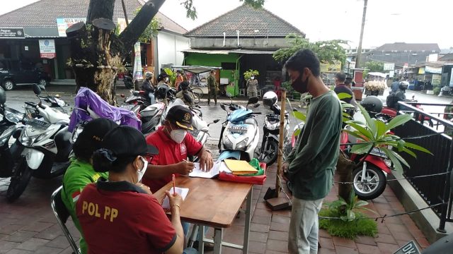 Tim Yustisi Kota Denpasar Jaring 31 Pelanggar Prokes di Kelurahan Ubung