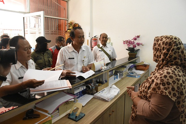 Pastikan Tidak Ada Penimbunan, Pemkot Denpasar Sidak Distributor Alat Kesehatan