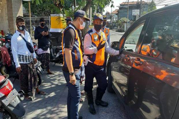 Pelaksanaan PKM di Denpasar, Warga Tak Pakai Masker, Disuruh Balik Arah