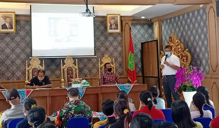 Pemkot Denpasar Sosialisasikan Disiplin Protokol Kesehatan di Desa Peguyangan Kangin