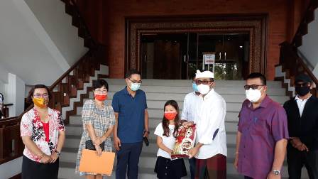 Warga Korea Selatan Bantu 1.000 Kg Beras Untuk Masyarakat Terdampak Covid-19 di Denpasar