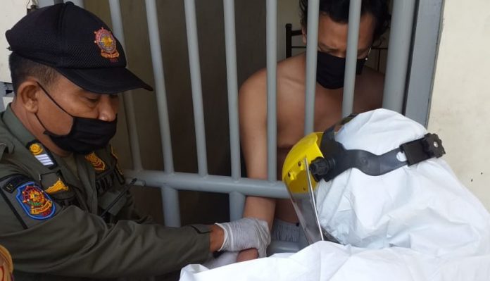 Satpol PP Kota Denpasar Rapid Test Orang Tanpa Identitas, ODGJ dan Orang Linglung
