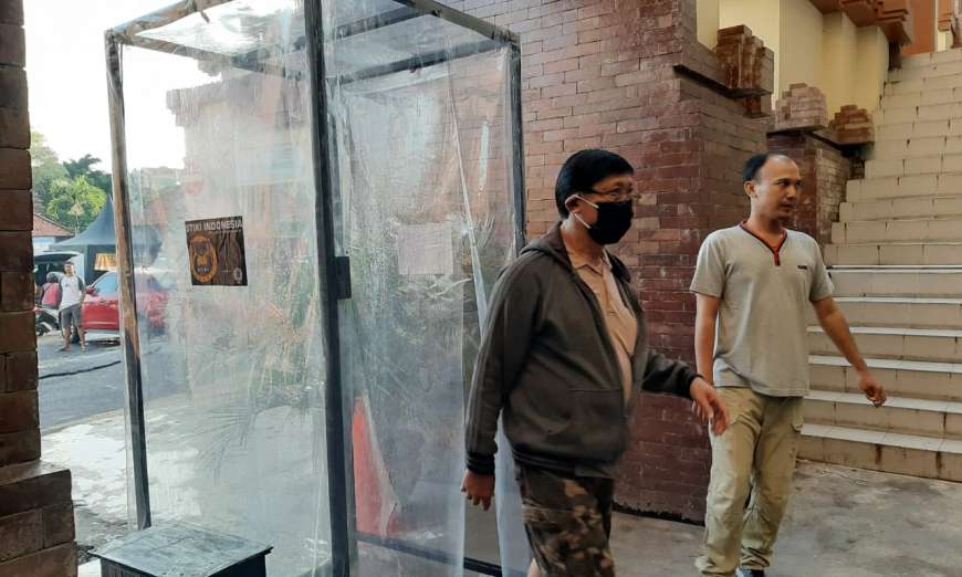 Pengunjung Wajib Sterilisasi Sebelum Masuk Pasar Badung