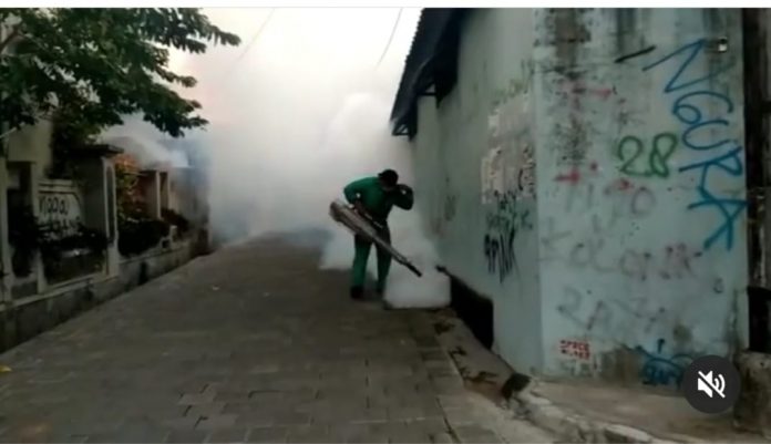 Cegah DBD di Tengah Pandemi Covid-19, Kelurahan Panjer Difogging