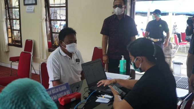 Wawali Jaya Negara Hadiri Pelaksanaan Vaksinasi Kedua Bersama Anggota Forkopimda Denpasar