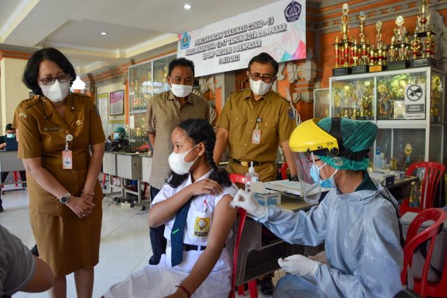 Resmi Dimulai, Vaksinasi Covid-19 untuk Anak-anak Usia 12-17 Tahun di Kota Denpasar