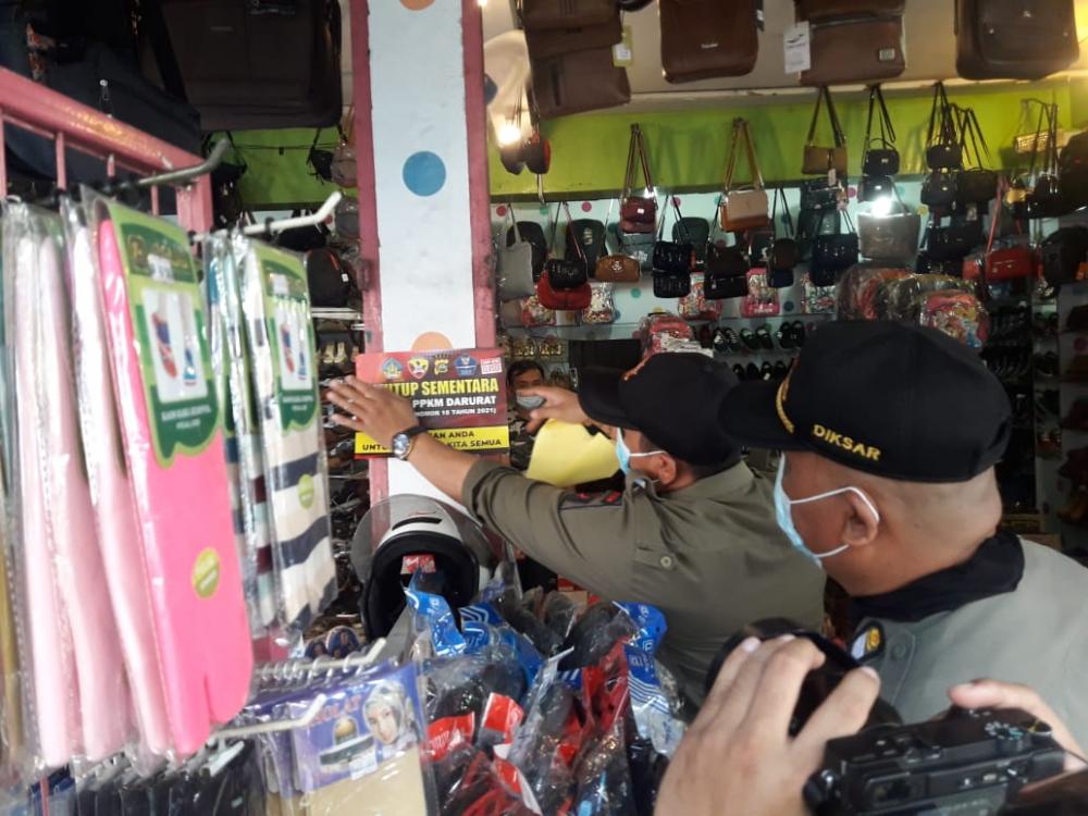 Tim Satgas Gabungan Kota Denpasar Lakukan Penertiban Sektor Non Esensial