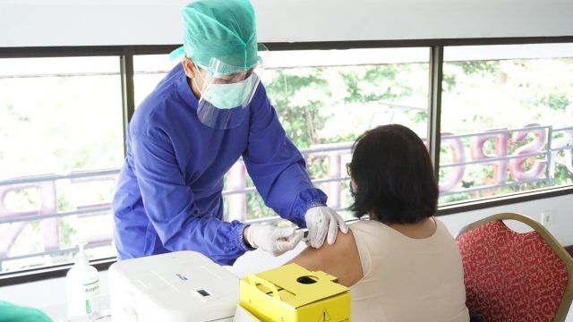 Terus Digenjot, Vaksinasi Covid-19 di Denpasar Tembus 28.000 Lebih
