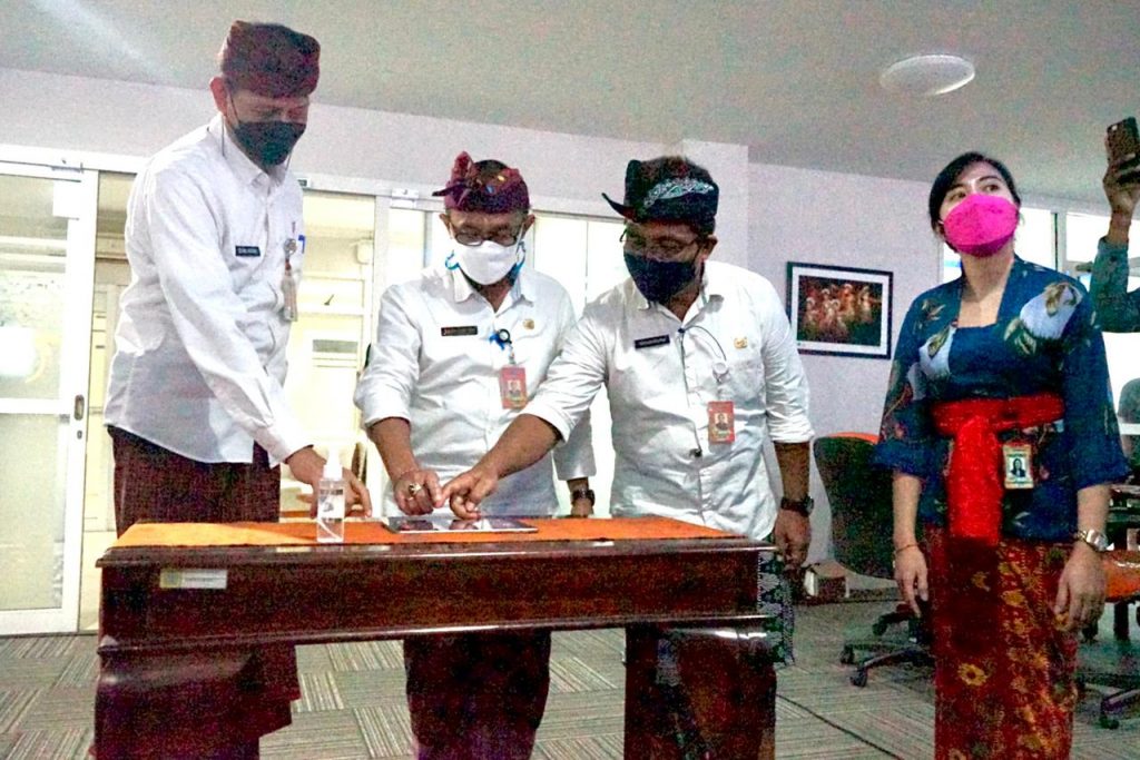 Pemkot Denpasar Luncurkan Aplikasi DEVI, Memandu Masyarakat Via WhatsApp