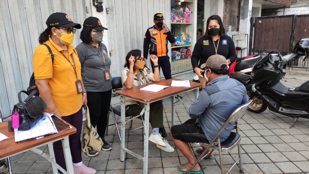Pemantauan Prokes, Tim Yustisi Denpasar Jaring 17 Pelanggar