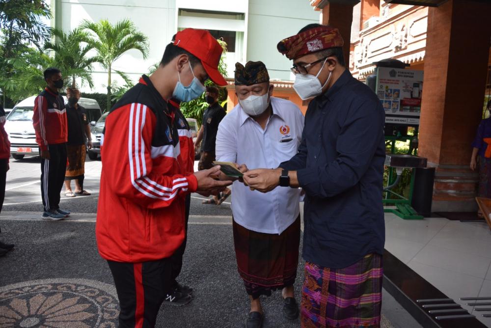 Lepas Atlet Denpasar Menuju Pon di Papua, Jaya Negara: 'Tingkatkan Prestasi, Tetap Disiplin Prokes'