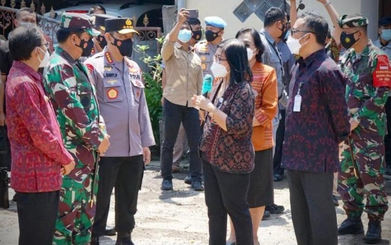 Tinjau Vaksinasi di Puskesmas II Densel Disambut Jaya Negara, Panglima TNI dan Kapolri Dukung Sanur Jadi Zona Hijau