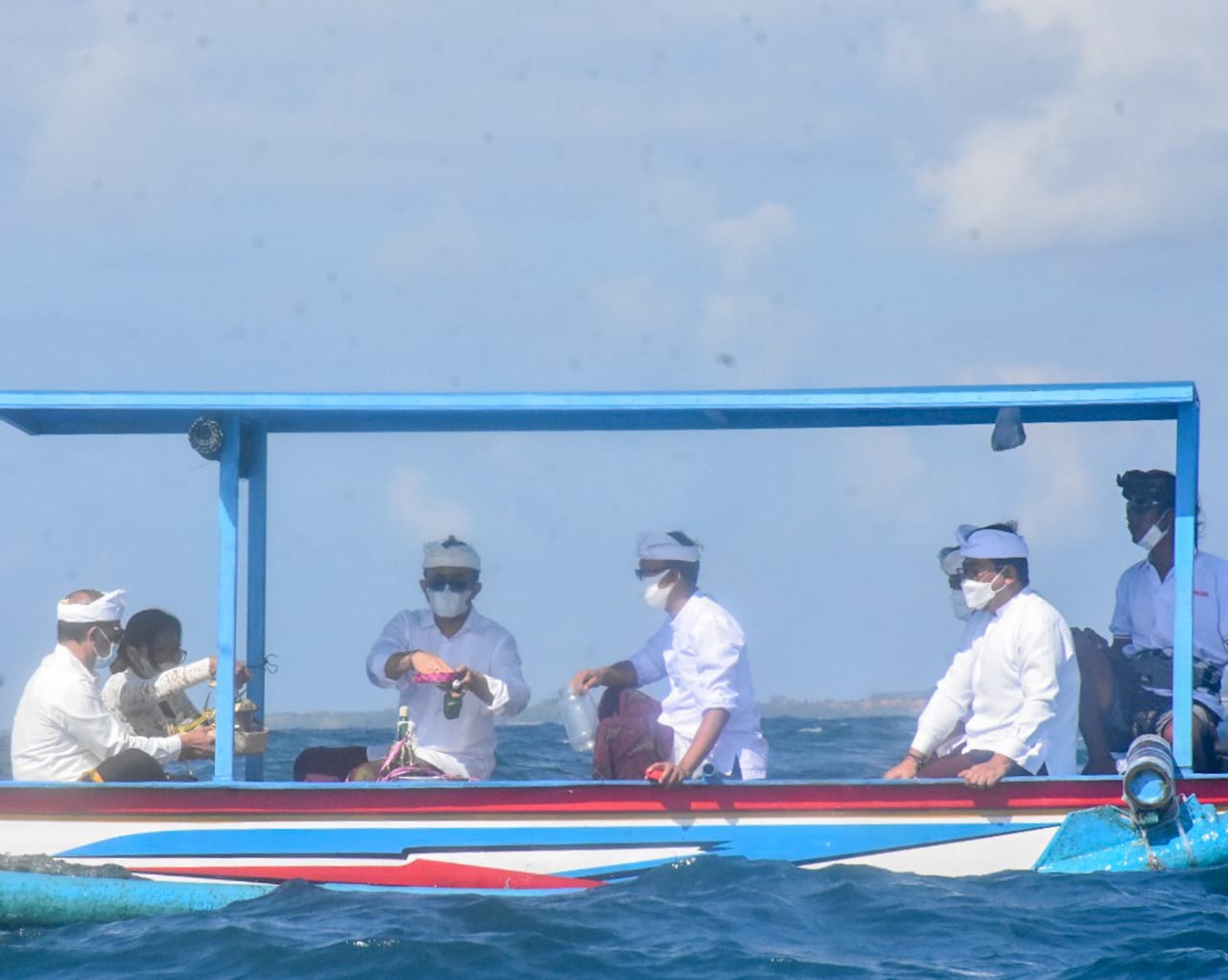 Berharap Covid-19 Segera Usai, Pemkot Denpasar Gelar Upacara Peneduh Jagat, Pamlehpeh dan Mapekelem di Pantai Mertasari Sanur