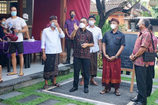 Ditinjau Langsung Walikota Jaya Negara dan Wawali Arya Wibawa, 35 Ribu Warga dan Pekerja Pariwisata Sanur Mulai Divaksin