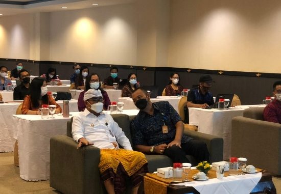 Wawali Arya Wibawa Buka Bimtek Investasi Melalui Online Single Submission-Risk Based Approach (OSS-RBA), Ajak Pengusaha Meningkatkan Investasi di Kota Denpasar